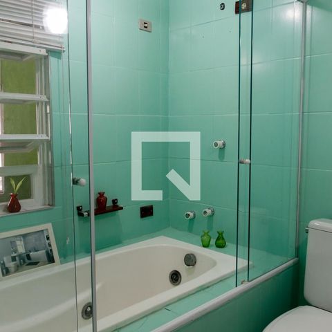 Casa à venda com 280m², 5 quartos e 2 vagas Casa à venda com 280m², 5 quartos e 2 vagasBanheiro da Suíte 3