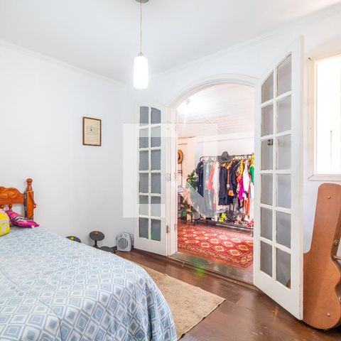 Casa à venda com 280m², 5 quartos e 2 vagas Casa à venda com 280m², 5 quartos e 2 vagasQuarto 4