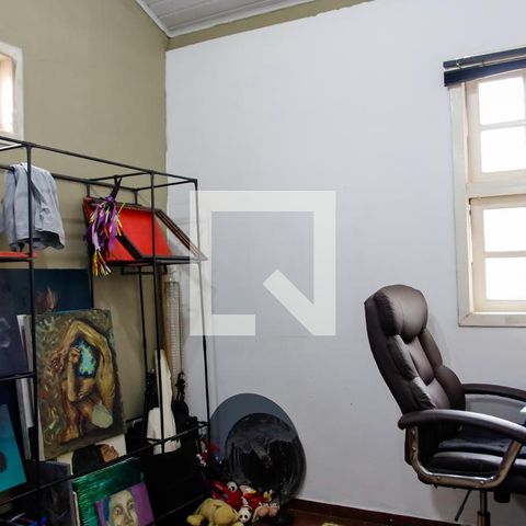Casa à venda com 280m², 5 quartos e 2 vagas Casa à venda com 280m², 5 quartos e 2 vagasQuarto 2