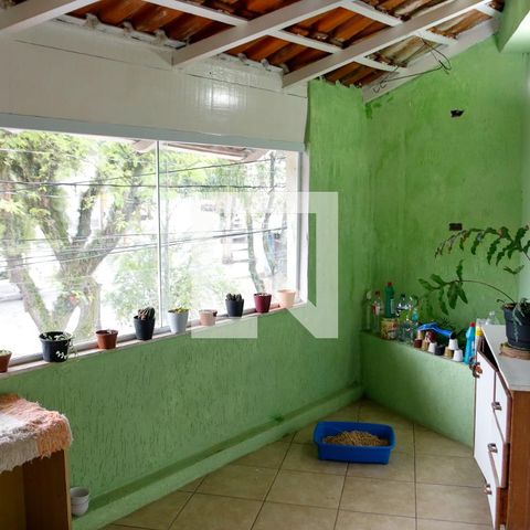 Casa à venda com 280m², 5 quartos e 2 vagas Casa à venda com 280m², 5 quartos e 2 vagasSacada