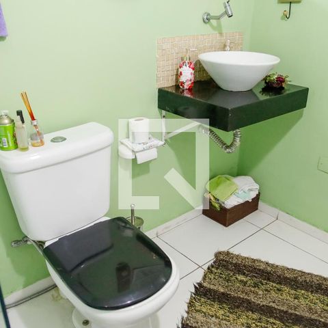 Casa à venda com 280m², 5 quartos e 2 vagas Casa à venda com 280m², 5 quartos e 2 vagasBanheiro 2