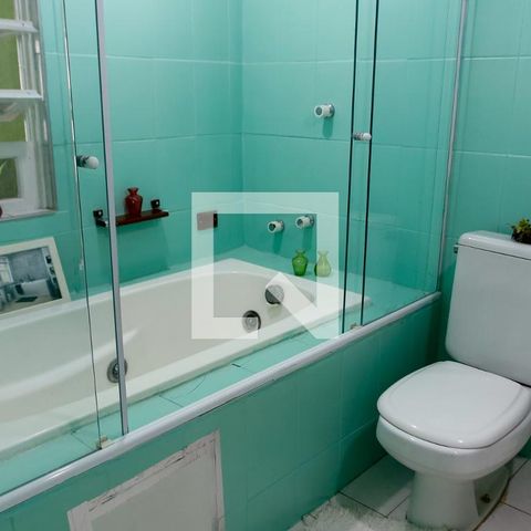 Casa à venda com 280m², 5 quartos e 2 vagas Casa à venda com 280m², 5 quartos e 2 vagasBanheiro da Suíte 3
