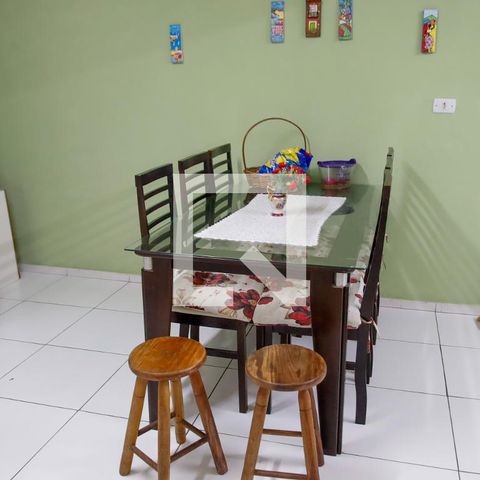 Casa à venda com 280m², 5 quartos e 2 vagas Casa à venda com 280m², 5 quartos e 2 vagascozinha