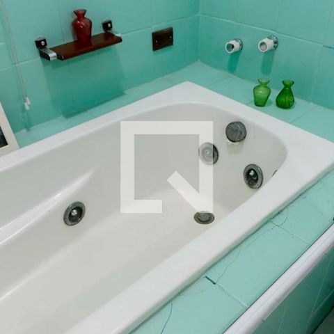 Casa à venda com 280m², 5 quartos e 2 vagas Casa à venda com 280m², 5 quartos e 2 vagasBanheiro da Suíte 3