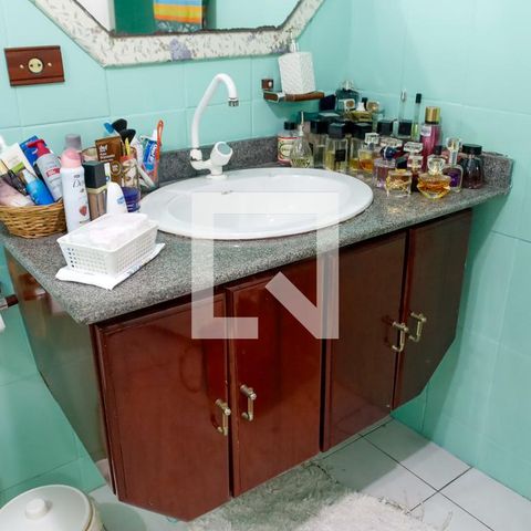 Casa à venda com 280m², 5 quartos e 2 vagas Casa à venda com 280m², 5 quartos e 2 vagasBanheiro da Suíte 3