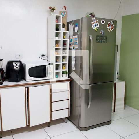 Casa à venda com 280m², 5 quartos e 2 vagas Casa à venda com 280m², 5 quartos e 2 vagascozinha