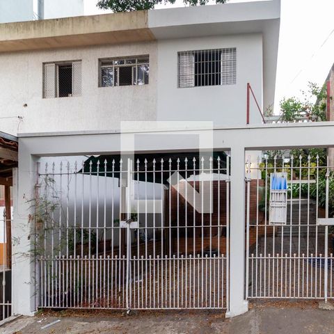 Casa à venda com 120m², 3 quartos e 2 vagas Casa à venda com 120m², 3 quartos e 2 vagasFrente da Casa