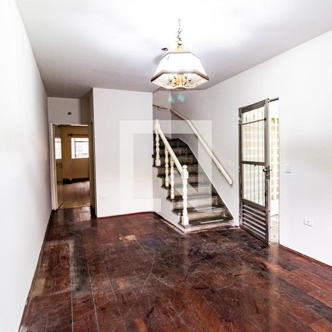 Casa à venda com 120m², 3 quartos e 2 vagas Casa à venda com 120m², 3 quartos e 2 vagasSala