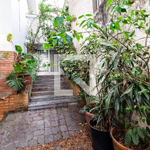 Casa à venda com 120m², 3 quartos e 2 vagas Casa à venda com 120m², 3 quartos e 2 vagasEntrada