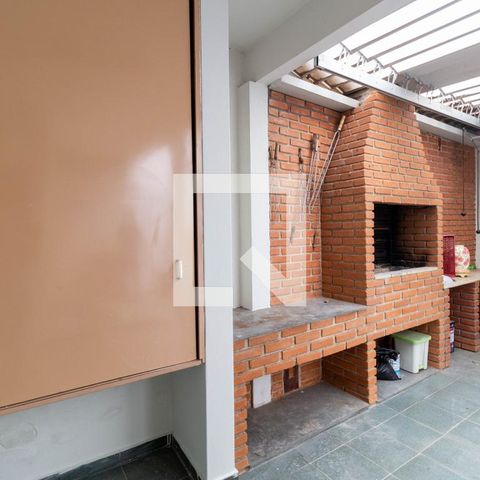 Casa à venda com 120m², 3 quartos e 2 vagas Casa à venda com 120m², 3 quartos e 2 vagasChurrasqueira