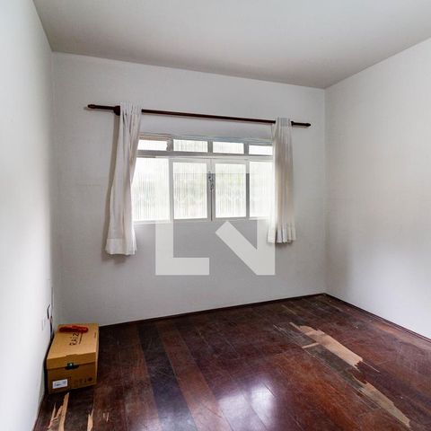 Casa à venda com 120m², 3 quartos e 2 vagas Casa à venda com 120m², 3 quartos e 2 vagasSala