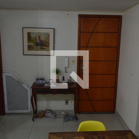 Apartamento à venda com 75m², 2 quartos e 1 vagaSala