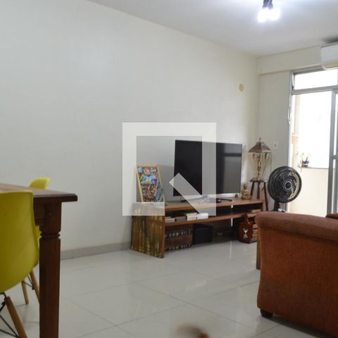Apartamento à venda com 75m², 2 quartos e 1 vagaSala 