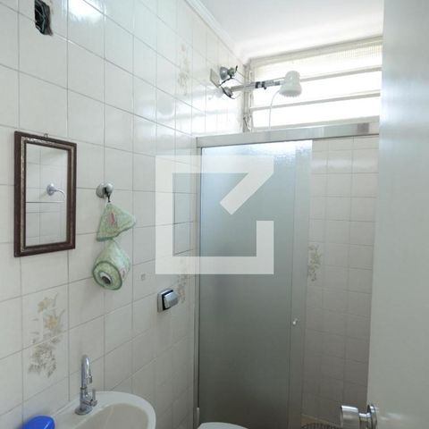 Casa para alugar com 250m², 3 quartos e 4 vagasBanheiro de Serviço