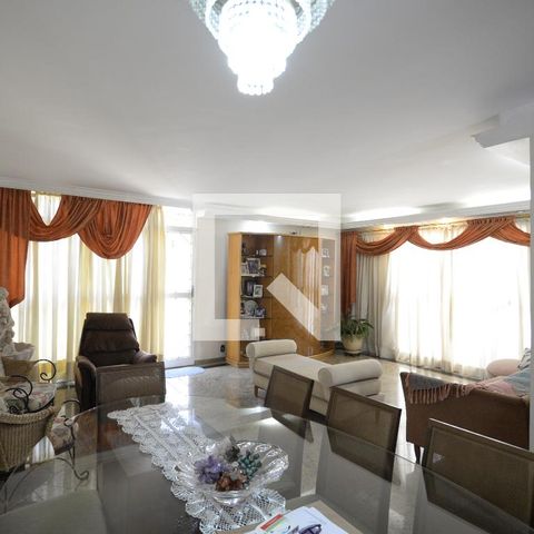 Casa para alugar com 250m², 3 quartos e 4 vagasSala