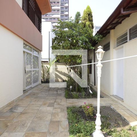 Casa para alugar com 250m², 3 quartos e 4 vagasQuintal