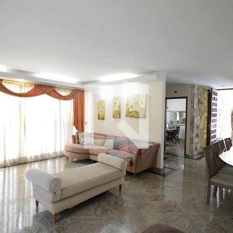 Casa para alugar com 250m², 3 quartos e 4 vagasSala