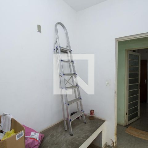 Casa à venda com 200m², 4 quartos e 4 vagas Casa à venda com 200m², 4 quartos e 4 vagasBanheiro