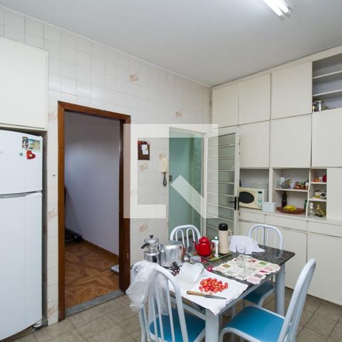 Casa à venda com 200m², 4 quartos e 4 vagas Casa à venda com 200m², 4 quartos e 4 vagasCozinha