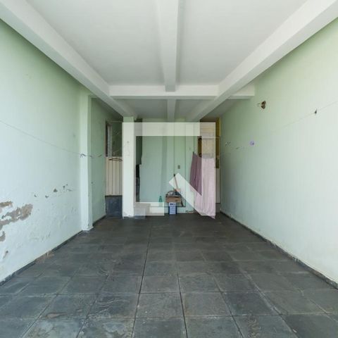 Casa à venda com 200m², 4 quartos e 4 vagas Casa à venda com 200m², 4 quartos e 4 vagasGaragem