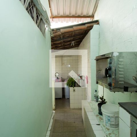 Casa à venda com 200m², 4 quartos e 4 vagas Casa à venda com 200m², 4 quartos e 4 vagasBanheiro