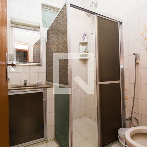 Casa à venda com 200m², 4 quartos e 4 vagas Casa à venda com 200m², 4 quartos e 4 vagasBanheiro
