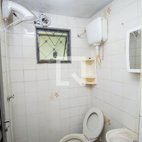 Casa à venda com 200m², 4 quartos e 4 vagas Casa à venda com 200m², 4 quartos e 4 vagasBanheiro
