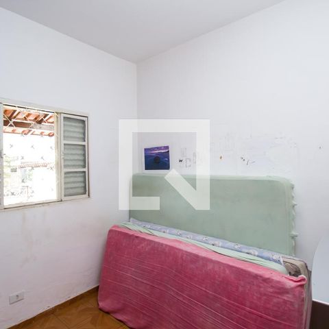Casa à venda com 200m², 4 quartos e 4 vagas Casa à venda com 200m², 4 quartos e 4 vagasQuarto
