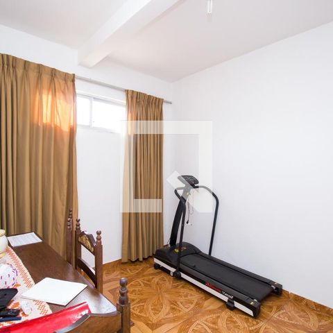 Casa à venda com 200m², 4 quartos e 4 vagas Casa à venda com 200m², 4 quartos e 4 vagasSala