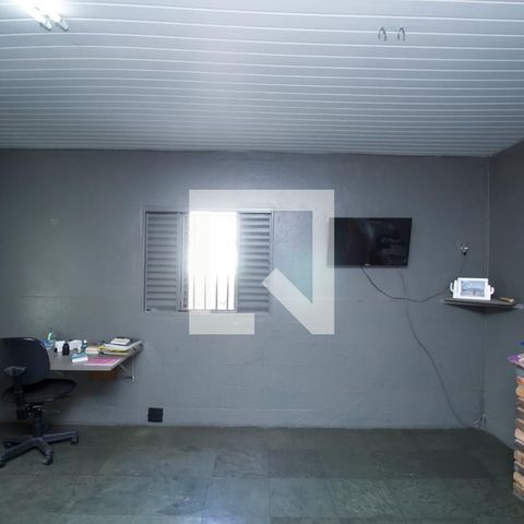 Casa à venda com 200m², 4 quartos e 4 vagas Casa à venda com 200m², 4 quartos e 4 vagasQuarto