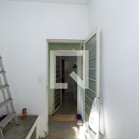 Casa à venda com 200m², 4 quartos e 4 vagas Casa à venda com 200m², 4 quartos e 4 vagasBanheiro