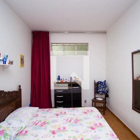 Casa à venda com 200m², 4 quartos e 4 vagas Casa à venda com 200m², 4 quartos e 4 vagasQuarto