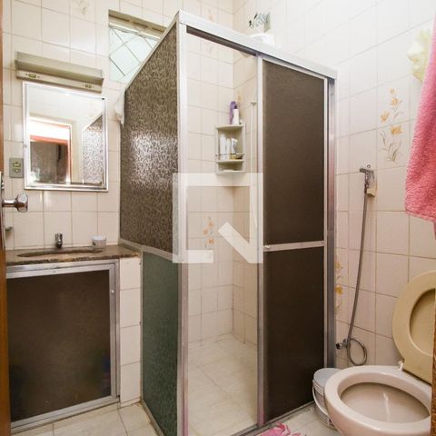 Casa à venda com 200m², 4 quartos e 4 vagas Casa à venda com 200m², 4 quartos e 4 vagasBanheiro
