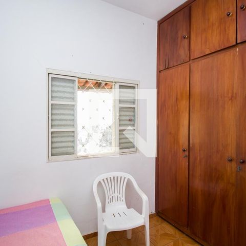 Casa à venda com 200m², 4 quartos e 4 vagas Casa à venda com 200m², 4 quartos e 4 vagasQuarto
