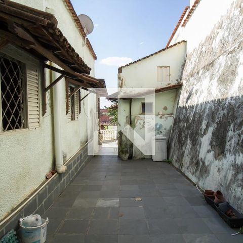 Casa à venda com 200m², 4 quartos e 4 vagas Casa à venda com 200m², 4 quartos e 4 vagasÁrea externa
