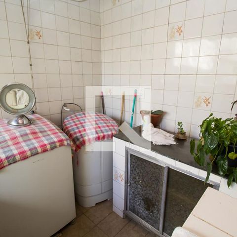 Casa à venda com 200m², 4 quartos e 4 vagas Casa à venda com 200m², 4 quartos e 4 vagasVaranda