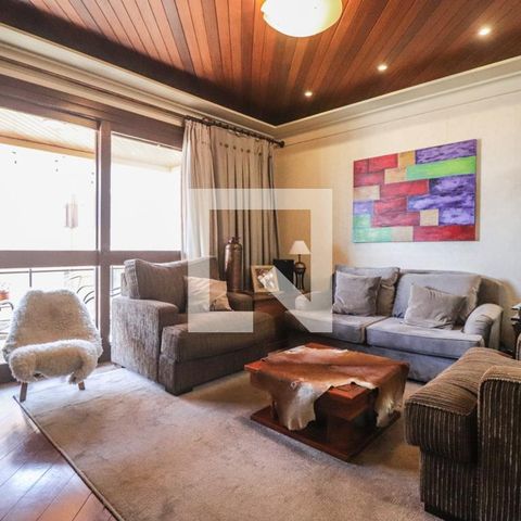 Apartamento à venda com 250m², 3 quartos e 3 vagas Apartamento à venda com 250m², 3 quartos e 3 vagasSala