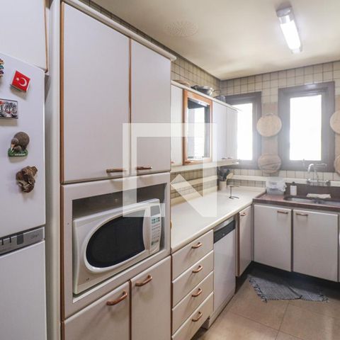 Apartamento à venda com 250m², 3 quartos e 3 vagas Apartamento à venda com 250m², 3 quartos e 3 vagasCozinha
