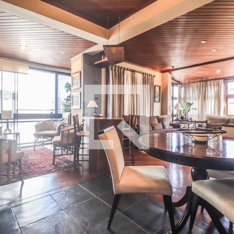 Apartamento à venda com 250m², 3 quartos e 3 vagas Apartamento à venda com 250m², 3 quartos e 3 vagasSala
