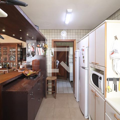 Apartamento à venda com 250m², 3 quartos e 3 vagas Apartamento à venda com 250m², 3 quartos e 3 vagasCozinha