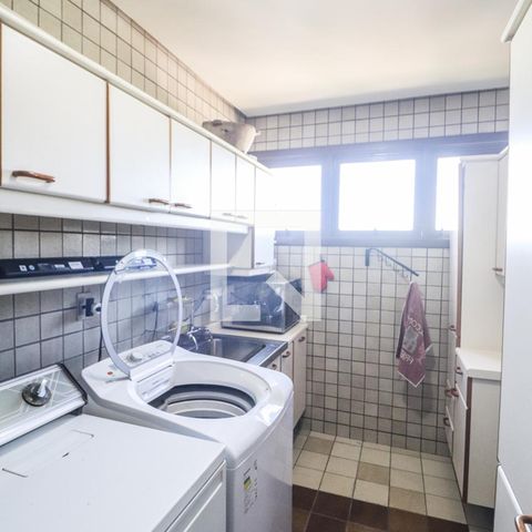Apartamento à venda com 250m², 3 quartos e 3 vagas Apartamento à venda com 250m², 3 quartos e 3 vagasLavanderia