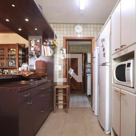 Apartamento à venda com 250m², 3 quartos e 3 vagas Apartamento à venda com 250m², 3 quartos e 3 vagasCozinha