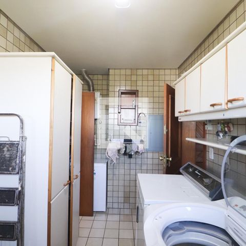 Apartamento à venda com 250m², 3 quartos e 3 vagas Apartamento à venda com 250m², 3 quartos e 3 vagasLavanderia