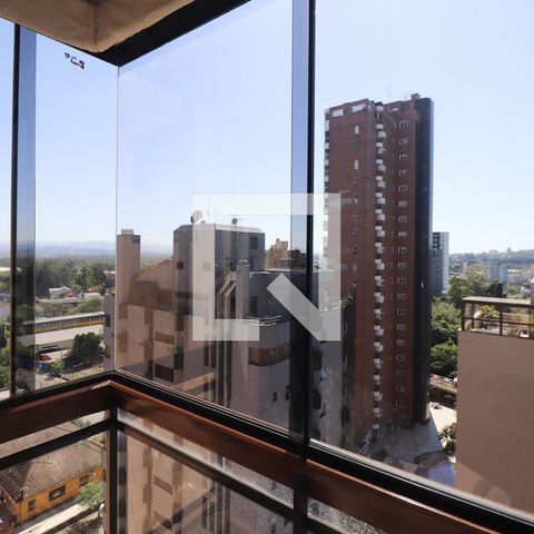Apartamento à venda com 250m², 3 quartos e 3 vagas Apartamento à venda com 250m², 3 quartos e 3 vagasVista/Sacada/Suíte