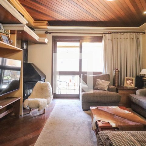 Apartamento à venda com 250m², 3 quartos e 3 vagas Apartamento à venda com 250m², 3 quartos e 3 vagasSala