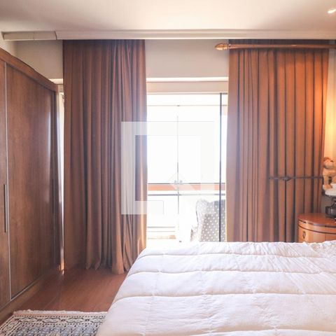 Apartamento à venda com 250m², 3 quartos e 3 vagas Apartamento à venda com 250m², 3 quartos e 3 vagasSuíte
