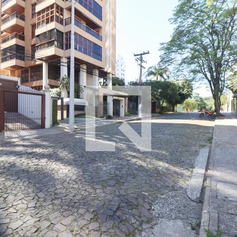 Apartamento à venda com 250m², 3 quartos e 3 vagas Apartamento à venda com 250m², 3 quartos e 3 vagasFachada