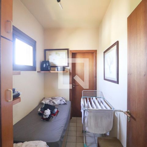 Apartamento à venda com 250m², 3 quartos e 3 vagas Apartamento à venda com 250m², 3 quartos e 3 vagasLavanderia