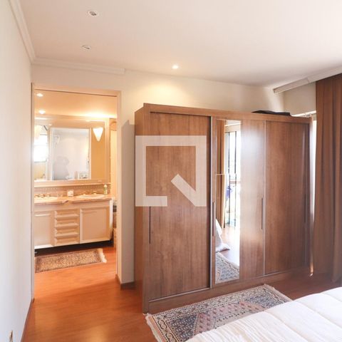 Apartamento à venda com 250m², 3 quartos e 3 vagas Apartamento à venda com 250m², 3 quartos e 3 vagasSuíte