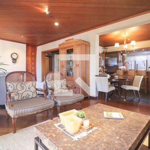 Apartamento à venda com 250m², 3 quartos e 3 vagas Apartamento à venda com 250m², 3 quartos e 3 vagasSala